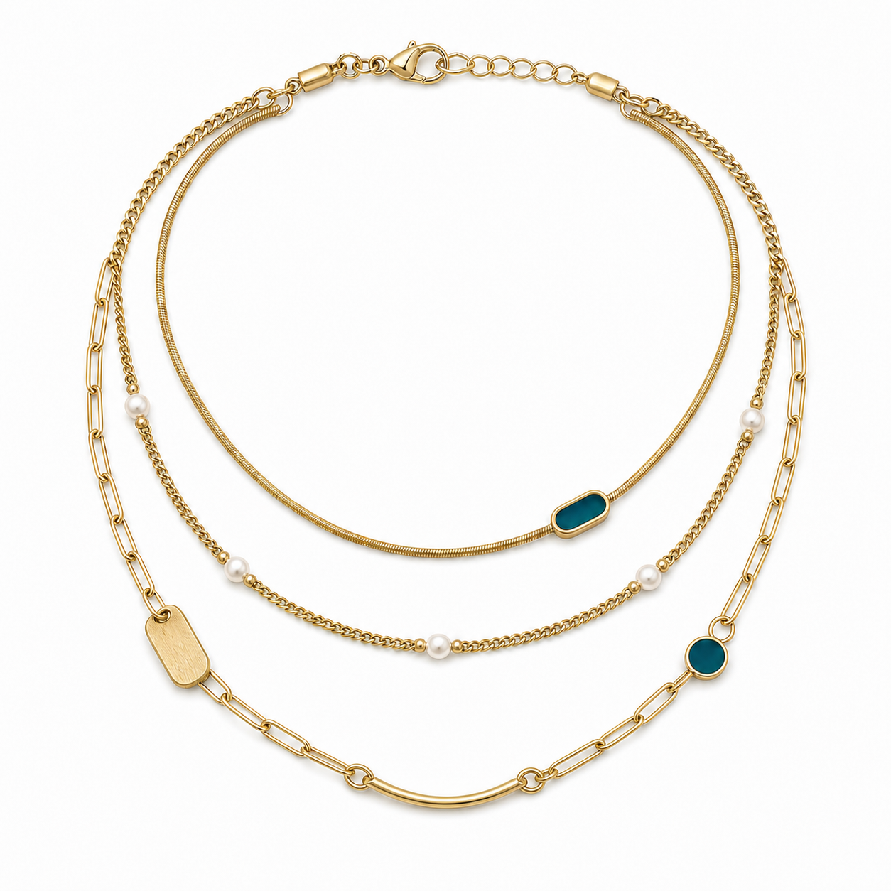 Collar de varias capas con cadenas mixtas, detalles en tono dorado, adornos de perlas y detalles en esmalte color verde azulado.